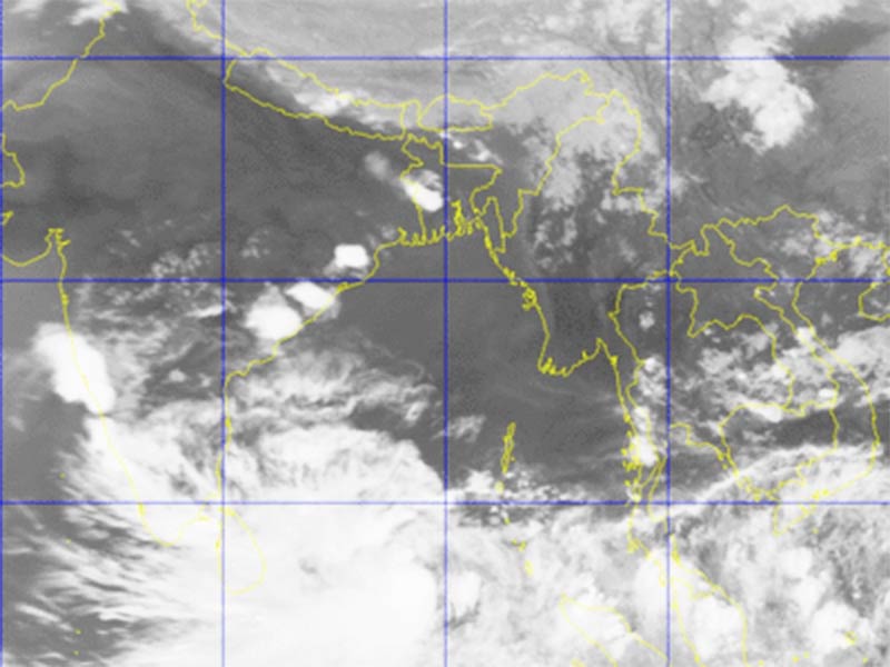 ফণী আসছে, বন্দরে ২ নম্বর সতর্ক সংকেত