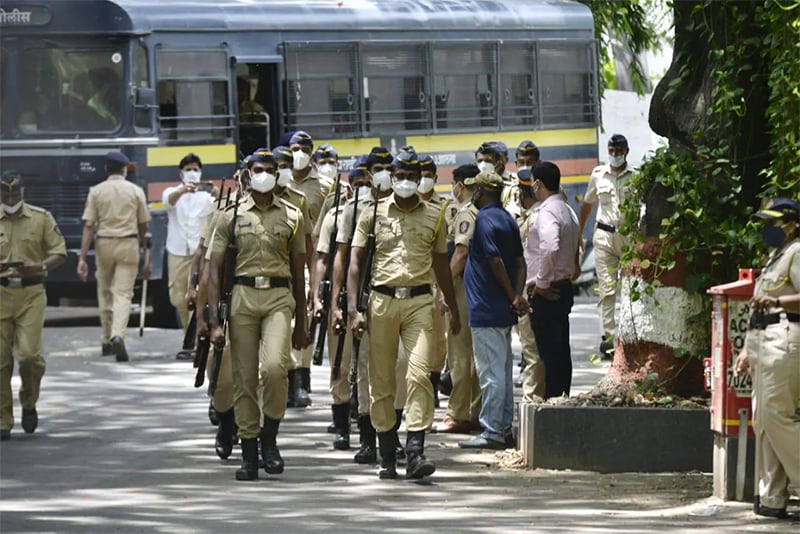 বর্ষিয়ান অভিনেতার অন্তিমযাত্রা কড়া নিরাপত্তার চাদরে মোড়া ছিল