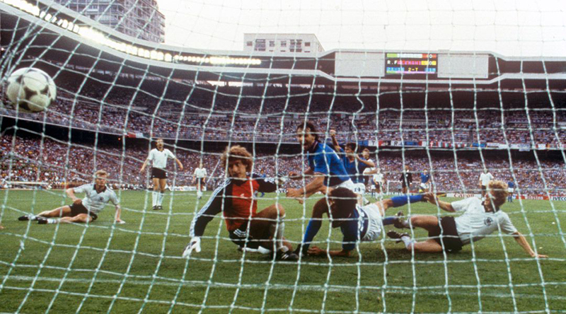 বিশ্বকাপ ১৯৮২: ব্রাজিলকে কাঁদিয়ে নীলে রঙিন যে বিশ্বকাপ