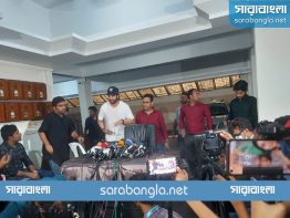 গ্যারেজে সংবাদ সম্মেলন করলেন শাকিব