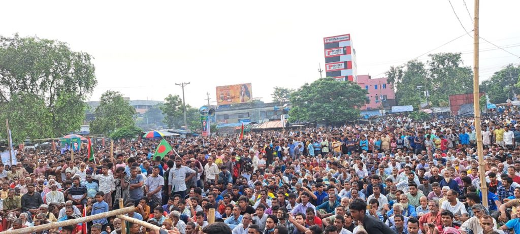 চাঁপাইনবাবগঞ্জ সদর উপজেলার বারঘরিয়া দৃষ্টিনন্দন পার্কে স্থানীয় বিএনপি আয়োজিত সমাবেশ