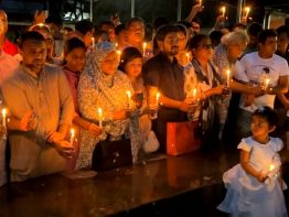 ধানমন্ডি ৩২ নম্বরে আলোক প্রজ্বালন, রোকেয়া প্রাচীর ওপর হামলা