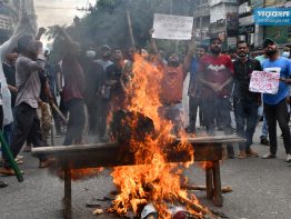 সংঘর্ষে ঢাকায় শিক্ষার্থী-আ.লীগ নেতাসহ ৪ জন নিহত