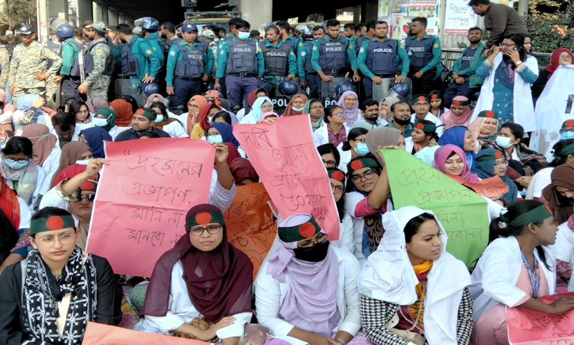 জানুয়ারিতে ৩০, জুলাই থেকে ৩৫ হাজার টাকা ভাতা পাবেন ট্রেইনি চিকিৎসকরা