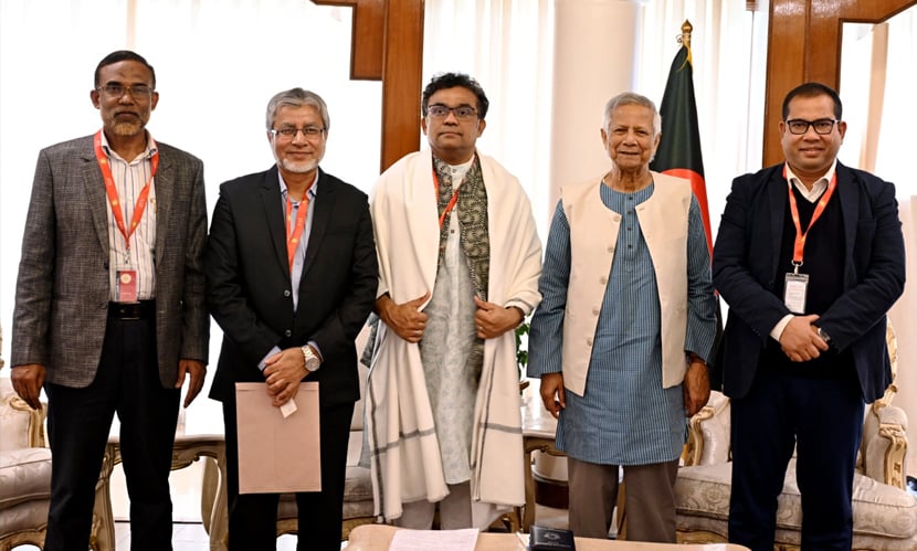 প্রধান উপদেষ্টার সঙ্গে জাবি উপাচার্যের সাক্ষাৎ। ছবি: সারাবাংলা