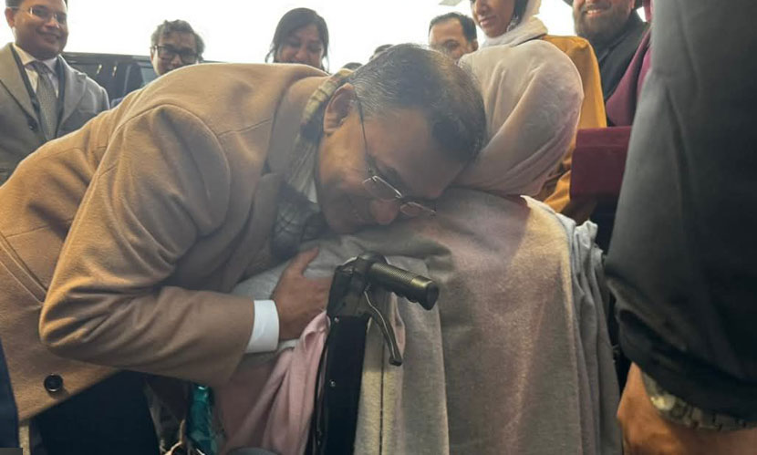 ৭ বছর পর মা-ছেলের সাক্ষাৎ