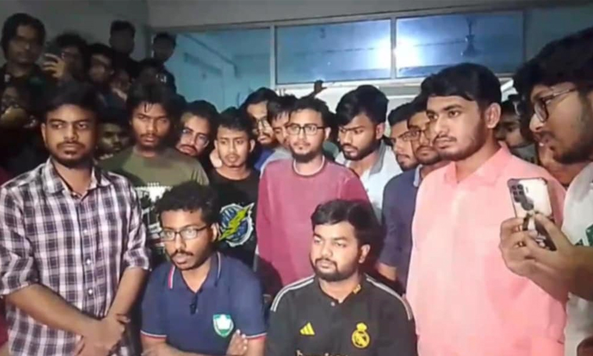ভিসির পদত্যাগসহ ৫ দফা দাবিতে কুয়েট শিক্ষার্থীদের আল্টিমেটাম