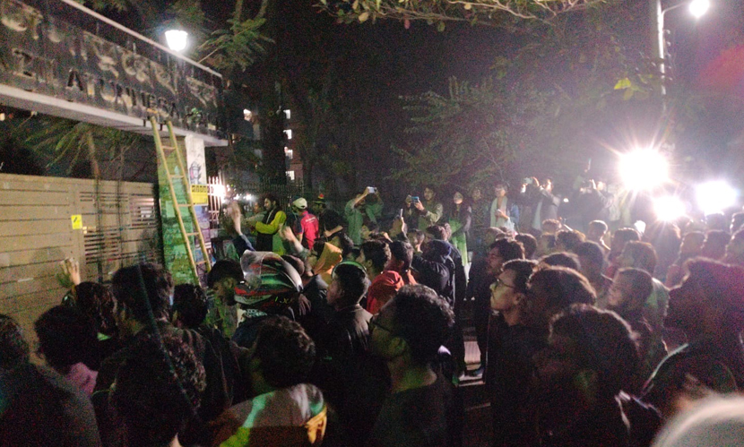 রাবির ৪ হলের নাম মুছে নতুন নাম দিল শিক্ষার্থীরা