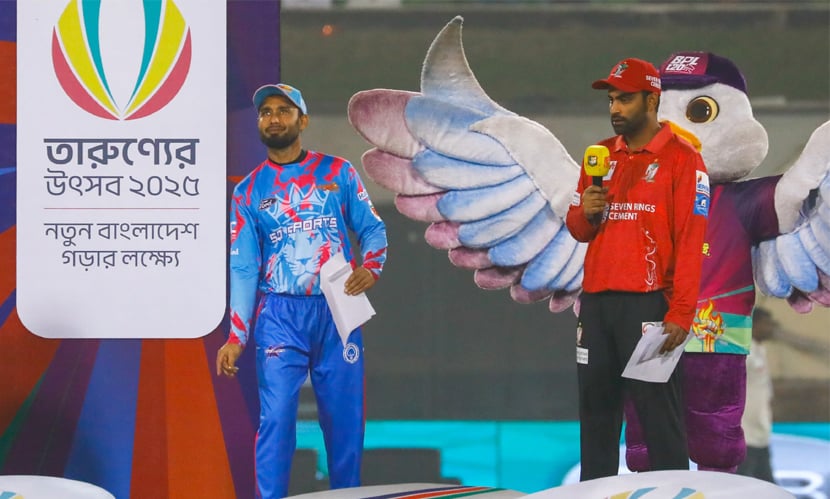 শিরোপা জেতার ম্যাচে টসে জিতে ফিল্ডিংয়ে বরিশাল