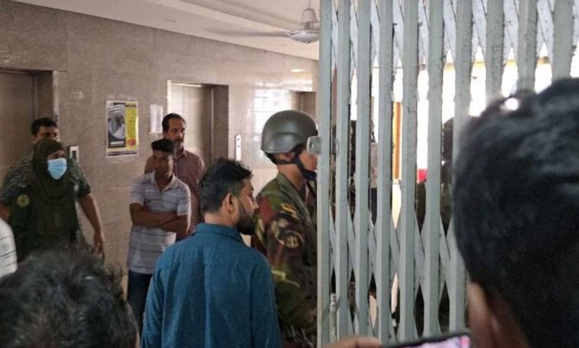 সেনা প্রহরায় বাসায় ফিরলেন ডা. প্রাণ গোপালের মেয়ে অনিন্দিতা