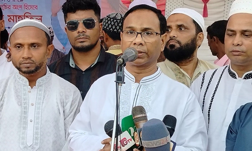 ‘বিদেশে থেকেও শেখ হাসিনা ষড়যন্ত্র করে যাচ্ছেন’