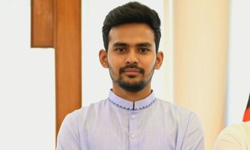 হাদিকে নিয়ে পোস্ট করায় আসিফের ফেসবুক পেজ অপসারণ