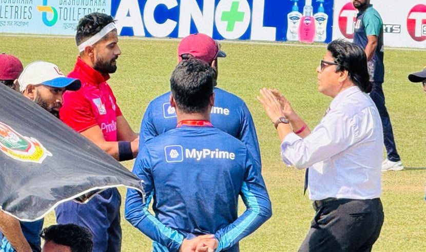 প্রিমিয়ার লিগে আবারও আম্পায়ারিং বিতর্ক