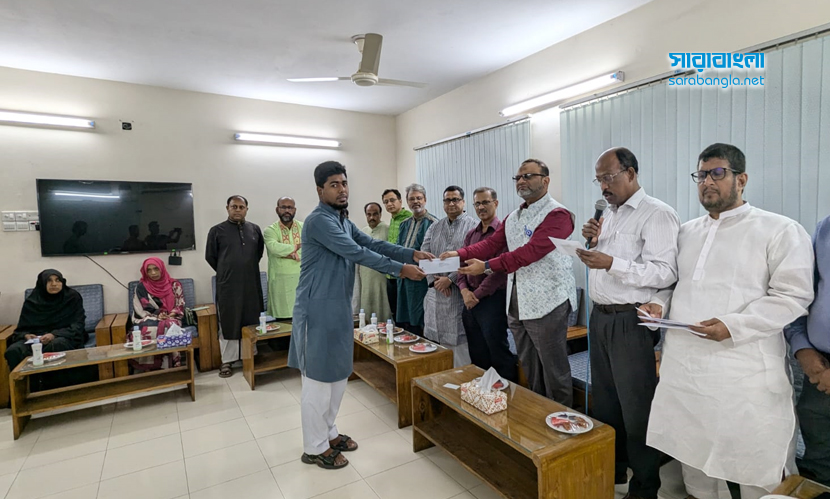 জুলাই গণঅভ্যুত্থানে আহত ঢাবি শিক্ষার্থীদের পাশে সাদা দল