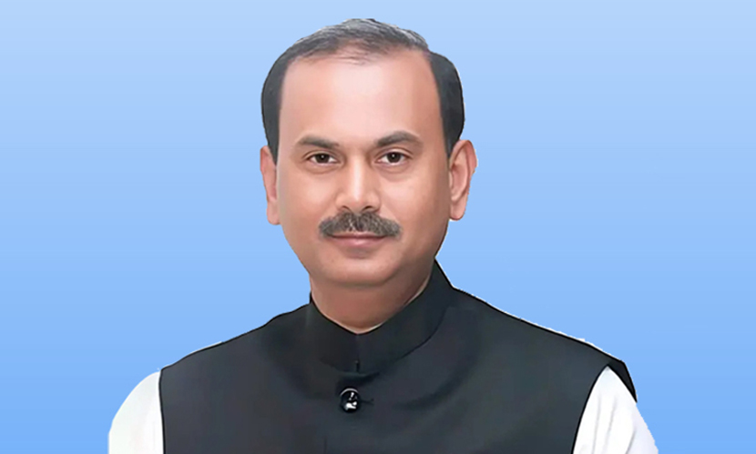 জামিনে মুক্ত সাবেক এমপি আজিজকে মারধর করে থানায় সোপর্দ