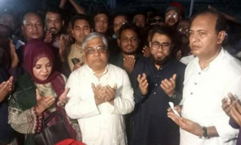 ‘যারা ৭১-কে অস্বীকার করে, তাদের ভোটে দাঁড়ানোর অধিকার নেই’