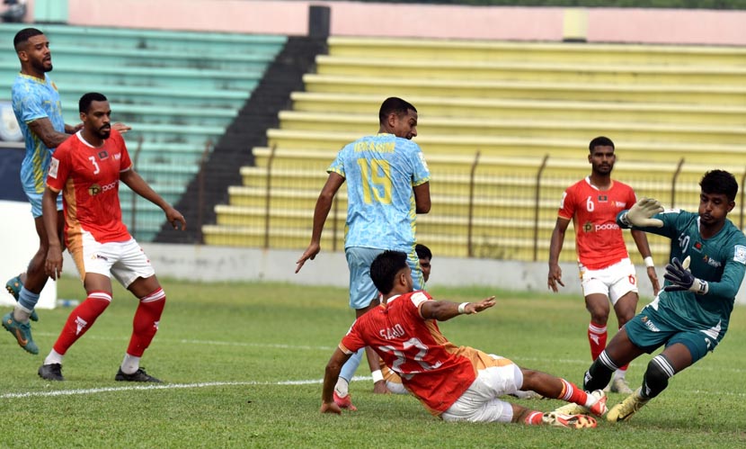 আলোকস্বল্পতায় স্থগিত ফেডারেশন কাপ ফাইনাল আলোকস্বল্পতায় স্থগিত ফেডারেশন কাপ ফাইনাল