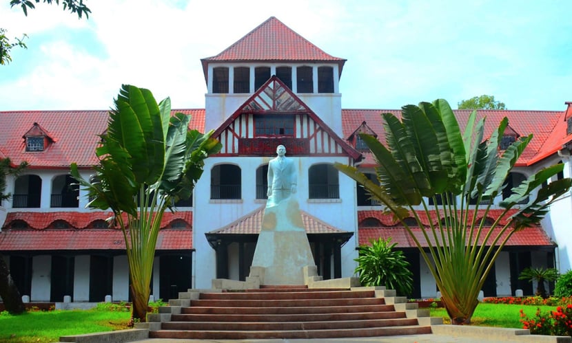 চট্টগ্রাম সার্কিট হাউজের সামনে জিয়াউর রহমানের ম্যুরাল। ছবি: সারাবাংলা