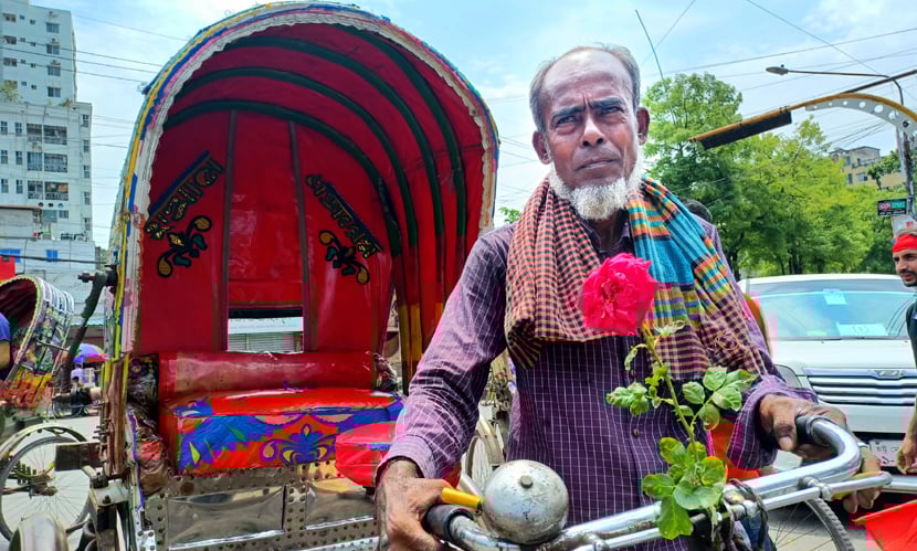রিকশা শ্রমিকরাও যোগ দিয়েছিলেন মহান মে দিবসের অনুষ্ঠানে। ছবি: সারাবাংলা