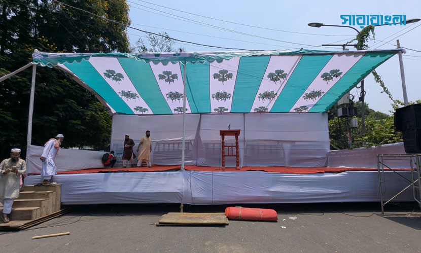 আওয়ামী লীগ নিষিদ্ধের দাবিতে যমুনার সামনে প্রস্তুত হচ্ছে স্থায়ী মঞ্চ