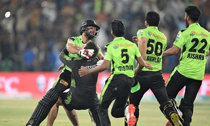 ব্লকবাস্টার ফাইনাল জিতে চ্যাম্পিয়ন সাকিব-রিশাদের লাহোর ব্লকবাস্টার ফাইনাল জিতে চ্যাম্পিয়ন সাকিব-রিশাদের লাহোর