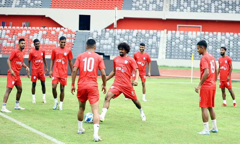 রুদ্ধদ্বার স্টেডিয়ামে হামজাদের অনুশীলন
