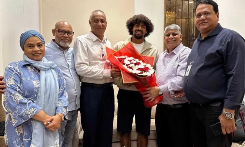ঘরের মাঠে খেলতে ঢাকায় এলেন হামজা
