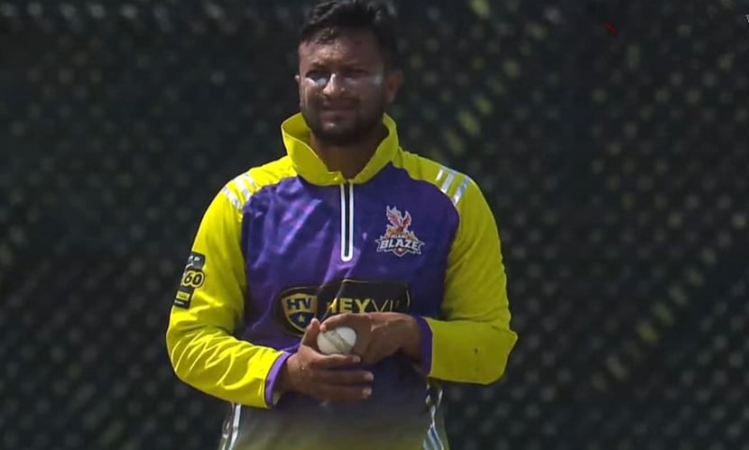 দুর্দান্ত বোলিংয়েও দলকে জেতাতে পারলেন না সাকিব দুর্দান্ত বোলিংয়েও দলকে জেতাতে পারলেন না সাকিব