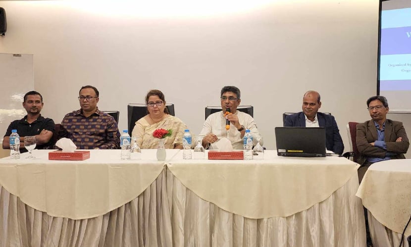 ব্র্যাক সিডিএম-এ দু’দিনের আবাসিক প্রশিক্ষণে কথা বলছেন বাংলাদেশ সিকিউরিটিজ অ্যান্ড এক্সচেঞ্জ কমিশনের (বিএসইসি) কমিশনার এম. আলী আকবর। ছবি: সারাবাংলা