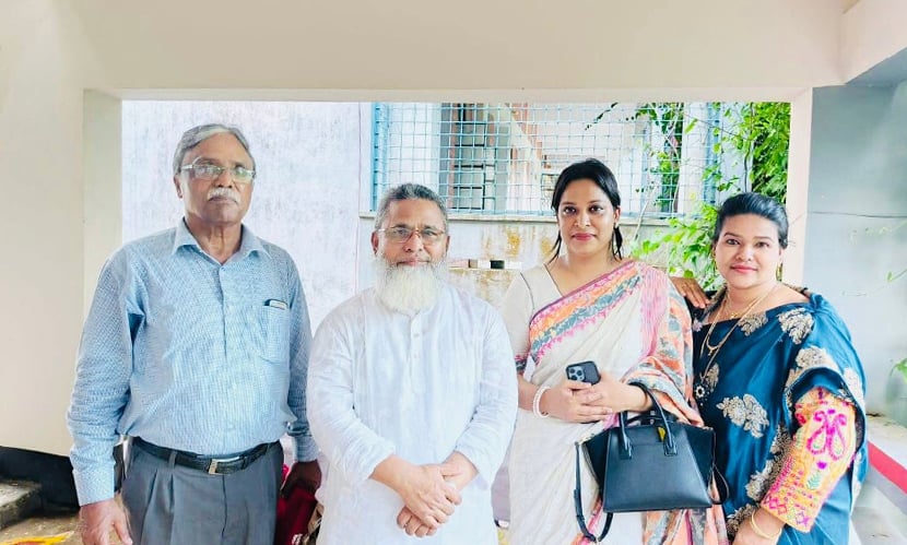 রাজেন্দ্র কলেজ বাংলা বিভাগ অ্যালামনাই অ্যাসোসিয়েশনের (আরসিবিডিএ) পুনর্মিলনী অনুষ্ঠানে আগত প্রাক্তনীরা। ছবি: সংগৃহীত