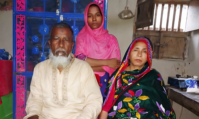 শহিদ আবু সাঈদের মা-বাবা ও বোন। ছবি: সংগৃহীত