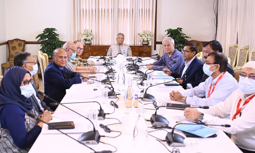 পার্বত্য চট্টগ্রামের ১০০ স্কুলে চলতি বছর ই-লার্নিং চালুর নির্দেশ প্রধান উপদেষ্টার
