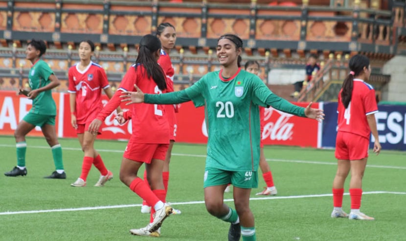 প্রীতির হ্যাটট্রিকে নেপালকে উড়িয়ে দিল বাংলাদেশ প্রীতির হ্যাটট্রিকে নেপালকে উড়িয়ে দিল বাংলাদেশ
