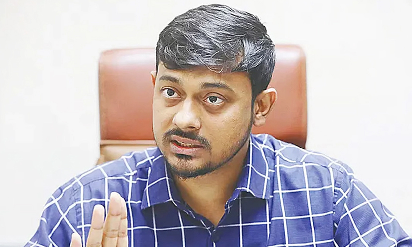 হামলা ও ডিম নিক্ষেপের ঘটনার বিবরণ দিলেন নাসীরুদ্দীন পাটওয়ারী