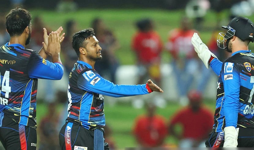 বোলিংয়ে উজ্জ্বল সাকিব ব্যাটিংয়ে ফের বিবর্ণ