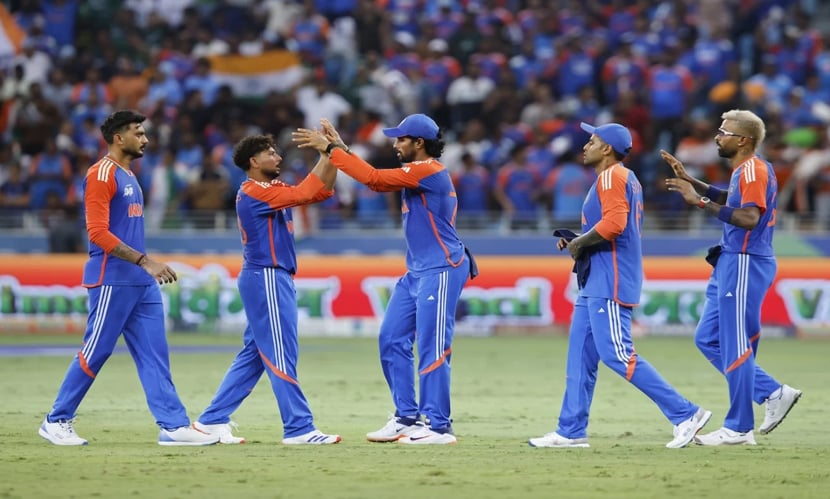 পাকিস্তানকে গুঁড়িয়ে দিয়ে ভারতের টানা দ্বিতীয় জয়