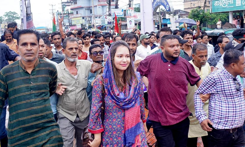 জনসংযোগে সিলেট-৬ (গোলাপগঞ্জ-বিয়ানীবাজার) আসনে বিএনপির মনোনয়ন প্রত্যাশী সৈয়দা আদিবা হোসেন। ছবি: সংগৃহীত
