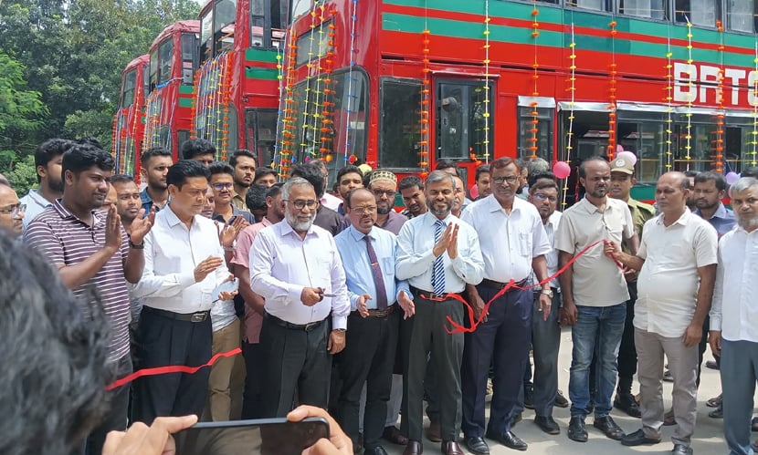 চারটি ভাড়া বাসের উদ্বোধন করেন ইবি উপাচার্য অধ্যাপক ড. নকীব মোহাম্মদ নসরুল্লাহ