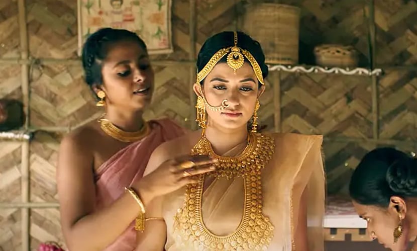 ‘কাজলরেখা’ গীতিকাব্য অবলম্বনে সিনেমাটি নির্মাণ করা হয়েছে। ছবির নাম ভূমিকায় অভিনয় করেছেন মন্দিরা চক্রবর্তী