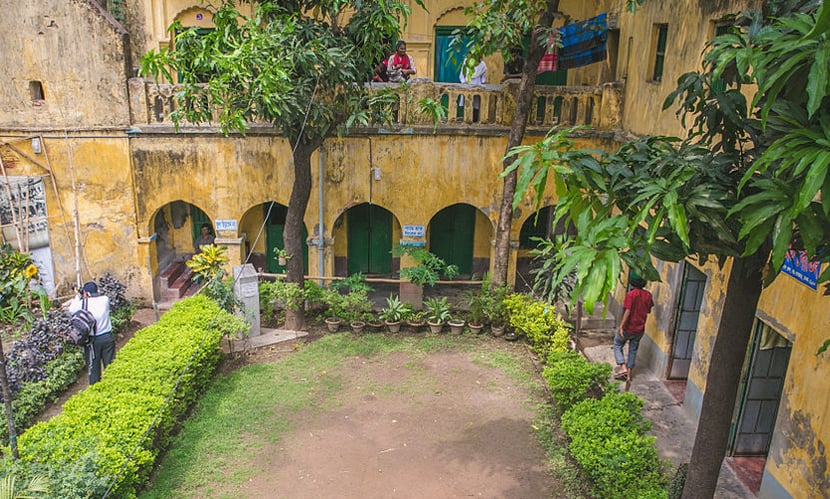 বিউটি বোর্ডিংয়ে দর্শনার্থীরা। ছবি: সংগৃহীত