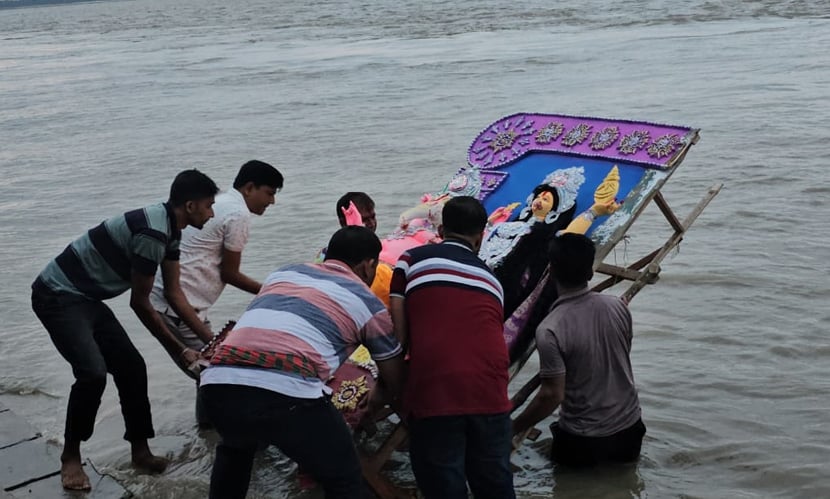 বিজয় দশমীর মধ্য দিয়ে রাজবাড়ীতে শেষ হচ্ছে শারদীয় দুর্গোৎসব