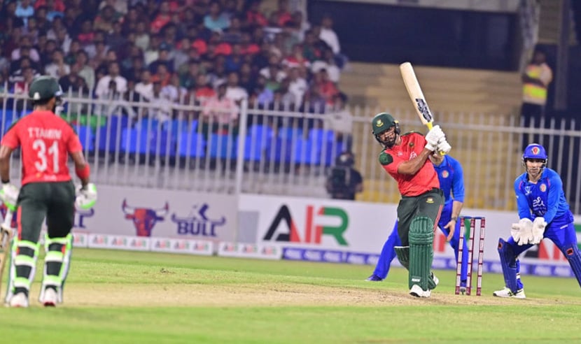 আরেকটি সাইফ ঝড়ে হোয়াইটওয়াশ আফগানিস্তান