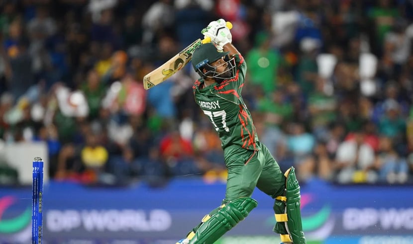 শুরুতেই ২ উইকেট হারানোর পর সাইফ-হৃদয়ের প্রতিরোধ শুরুতেই ২ উইকেট হারানোর পর সাইফ-হৃদয়ের প্রতিরোধ