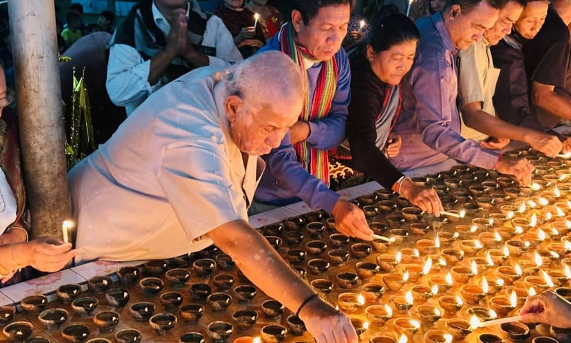 খালেদা জিয়ার সুস্থতা কামনায় হাজারো প্রদীপ প্রজ্জ্বলন