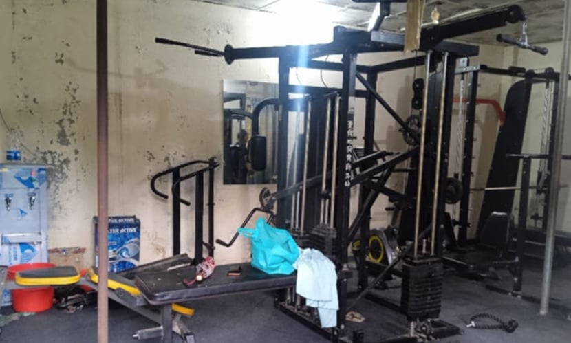 সংকটে জর্জরিত কুমিল্লা বিশ্ববিদ্যালয়ের ব্যায়ামাগার। ছবি: সারাবাংলা