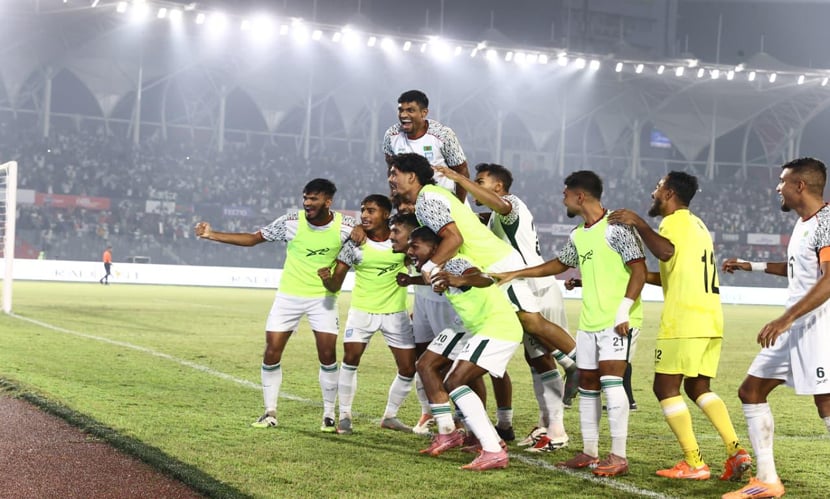 কেন শেষ মুহূর্তেই গোল হজম করে বাংলাদেশ? কেন শেষ মুহূর্তেই গোল হজম করে বাংলাদেশ?