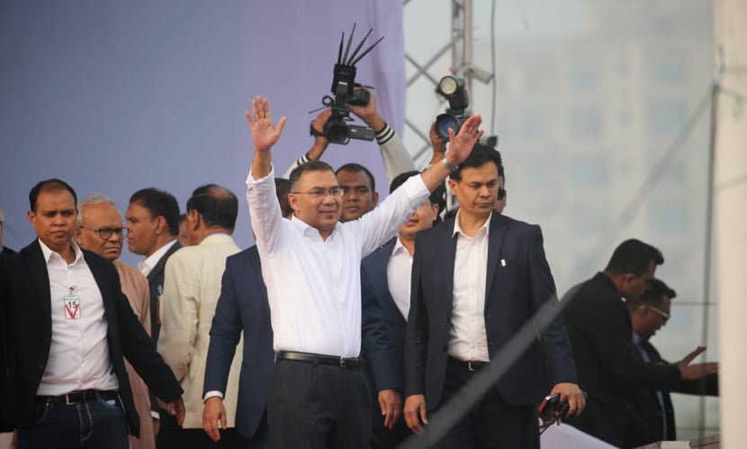 রাজধানীর পূর্বাচলের ৩০০ফিট সড়কে সংবর্ধনা মঞ্চে বিএনপির ভারপ্রাপ্ত চেয়ারম্যান তারেক রহমান। ছবি: সারাবাংলা