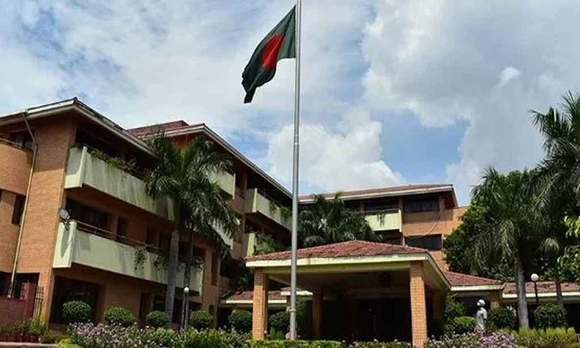 এবার দিল্লির বাংলাদেশ হাইকমিশন থেকে ভিসা দেওয়া বন্ধ