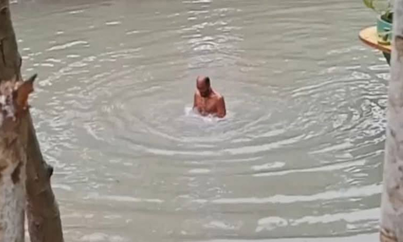 ৫০০ টাকা বাজিতে ১১২ বার ডুব, প্রাণ গেল কৃষকের