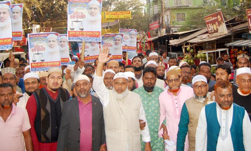 বগুড়ায় দাড়িপাল্লায় ভোট চাইলেন জামায়াত প্রার্থী সোহেল